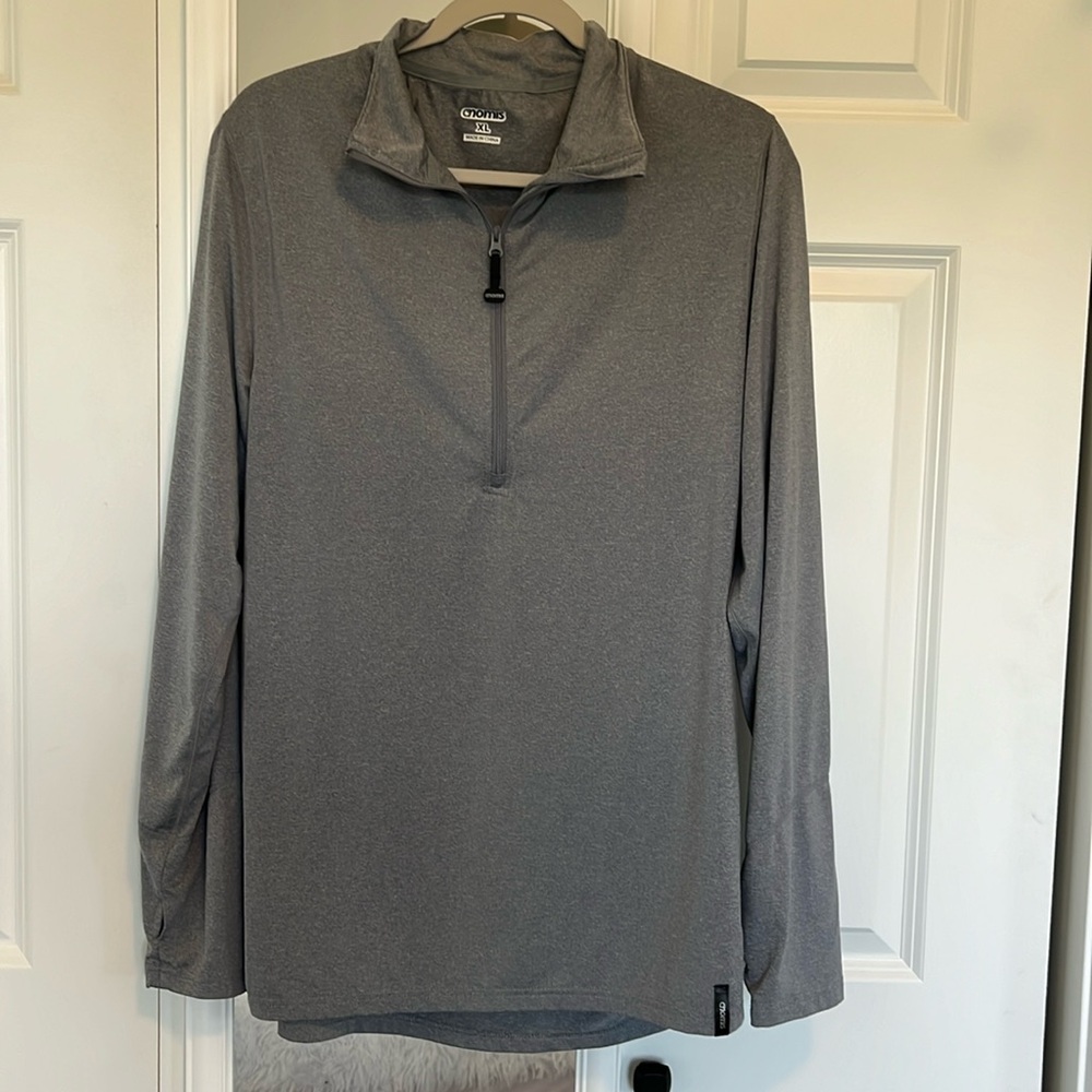Men’s Nomis gray pullover size XL